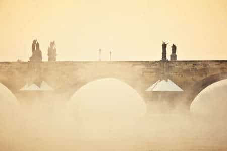 Dans le brouillard du pont Charles - Divinaroma